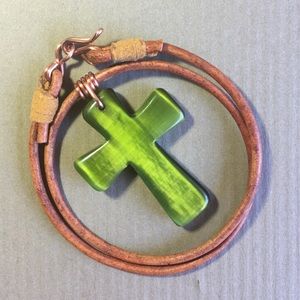 Beautiful 16”Green Cat Eye Cross Leather Necklace